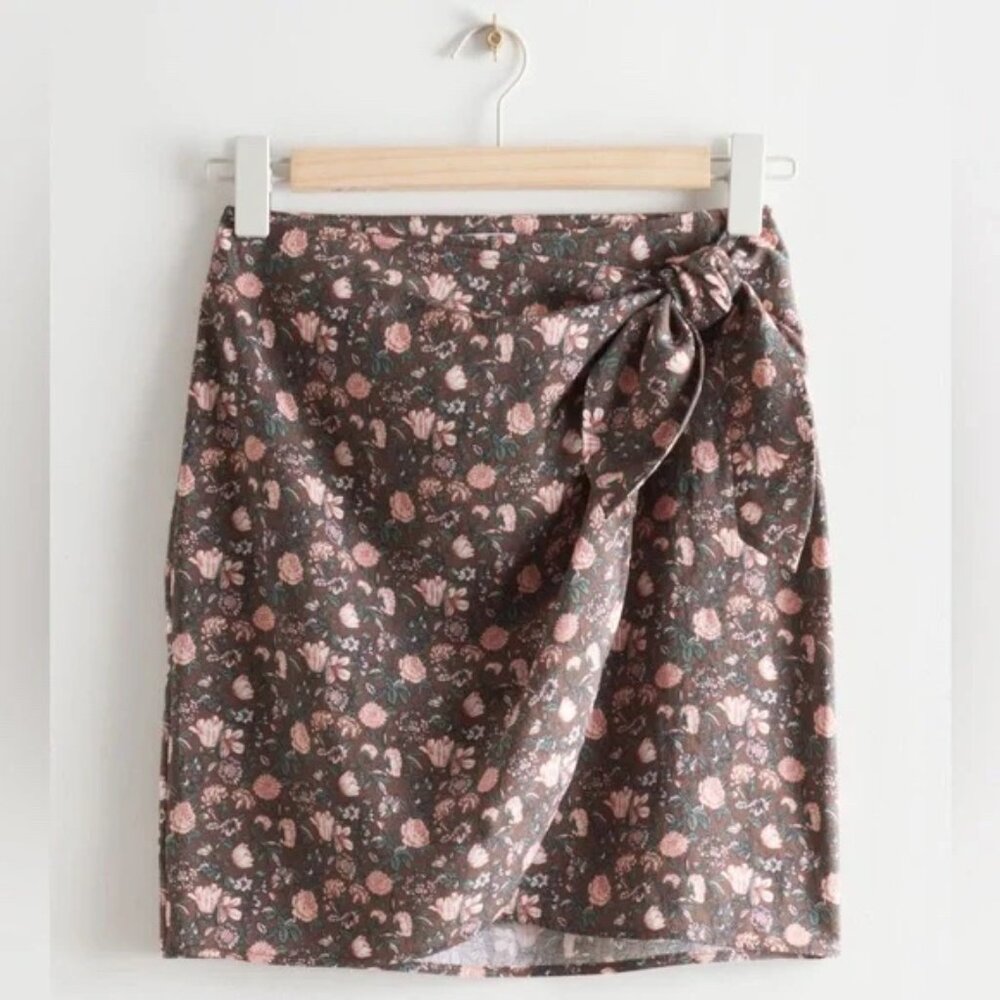 & Other Stories: Paris Atelier - Mini Wrap Skirt - Brown floral